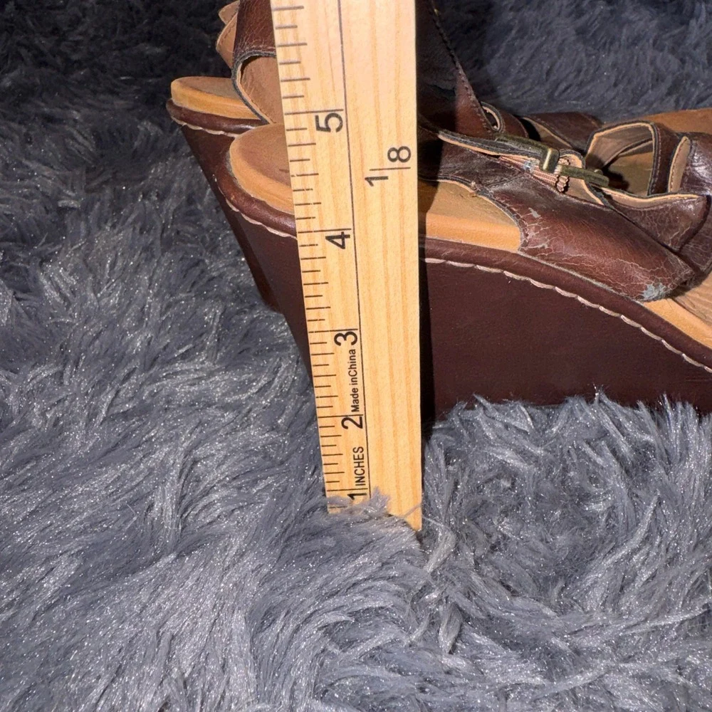 b.o.c. Born Concept Brown Wedge Sandals Womens 11M T-Strap Adjustable Buckle